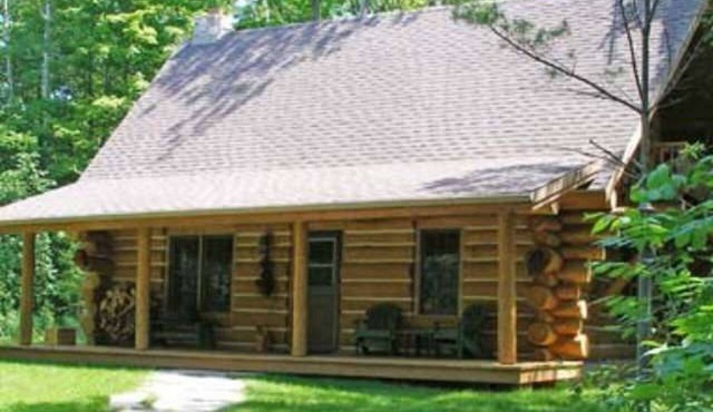 Egg Harbor Log Cabin, Door County