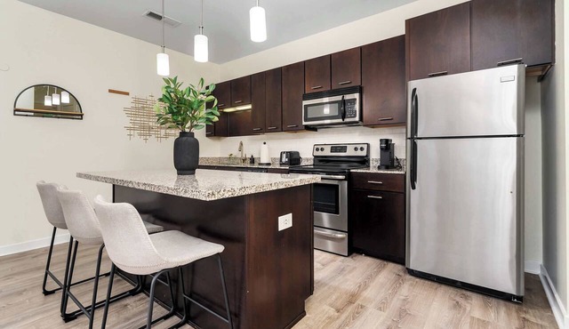 Elegant 1-Bedroom Luxury Unit with Pool Access