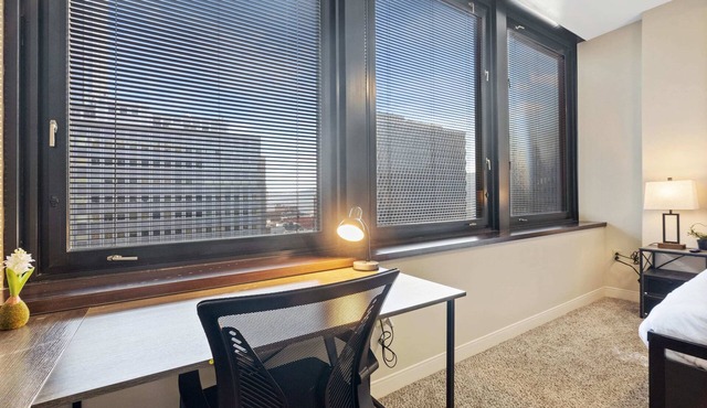 Elegant 1BD High Rise with City Views in DT Pitts