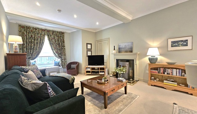 Elegant and Peaceful 1 BR Escape near City Centre