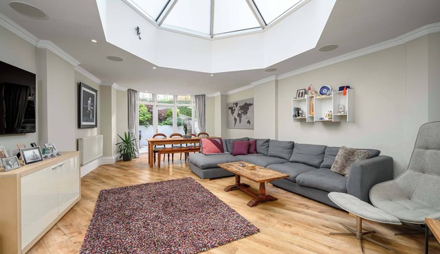 Elegant Flat with Garden in Edinburgh’s West End