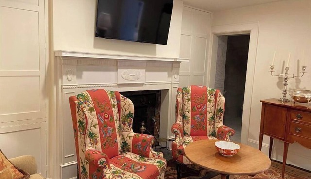 Elegant & Historic 1805 Thomas January Hemp House