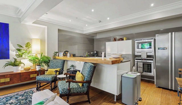Elegant West End Flat in Glasgow