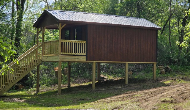 Enchanting 1-bedroom off grid cabin surrounded by Wayne National Forest.