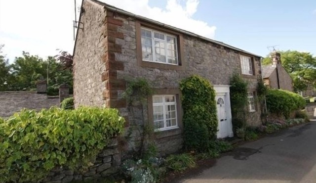 Endearing 17th Century detached cottage. Near Ullswater, Pooley Bridge, Lowther, Penrith Wifi