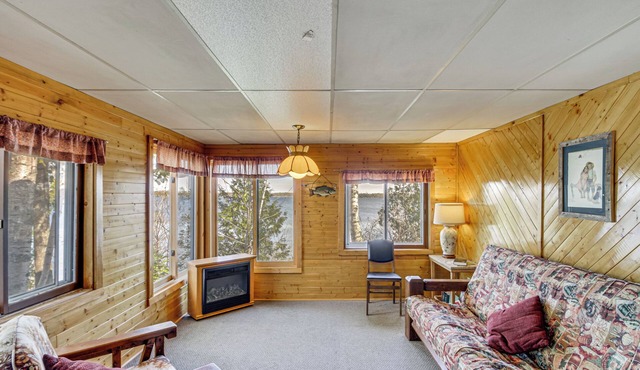 Endless Fun! Lakefront Cabin at Birch Haven Resort