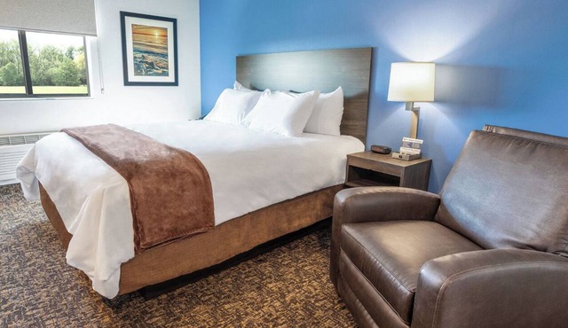 Enjoy a Relaxing Stay w/Kitchen Amenities Near Area Highlights