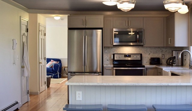 Enjoy Matunuck! Less than 1 mile to South Kingstown Town Beach