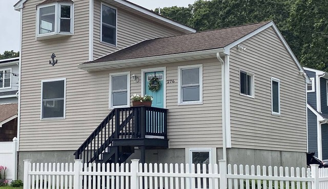 Enjoy the Best of Both Worlds on Narrow River and Narragansett Beach
