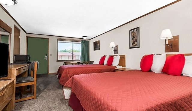 Enjoy Your Stay at Knights Inn Ashland! Pool, Picnic Area, Parking, WiFi
