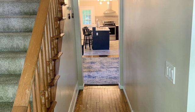 Entire Home in Downtown Ludington! Only blocks from the beach!