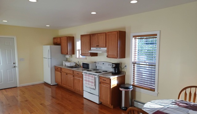 Entire House 1-st Floor, 3beds & Weekly Specials
