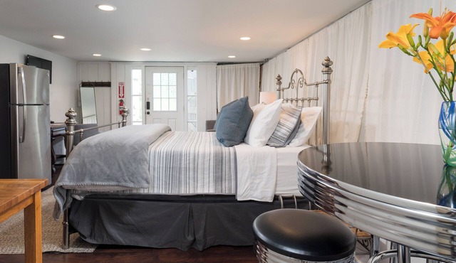 ✨Entire Secluded Barn Suite Ctr Historic Carlisle✨