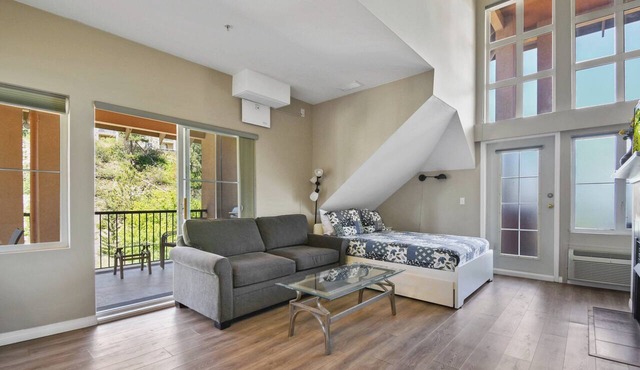 Executive Studio - 314B