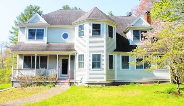 Expansive 4 bedroom Boston Area