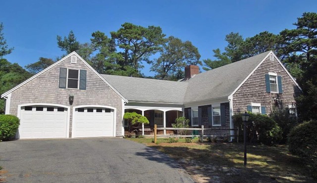 Expansive Home by Orleans Town Landing (1086)