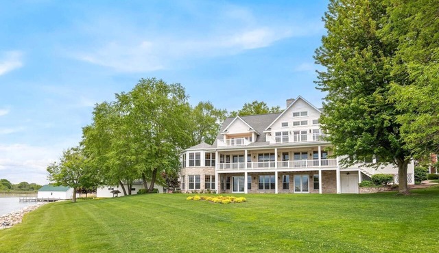 Expansive Luxury at The Waterfront on Green Lake