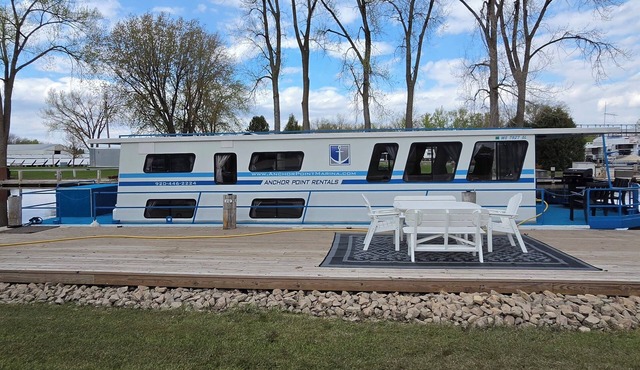 Experience marina life on a 50-foot houseboat in Fremont, WI!