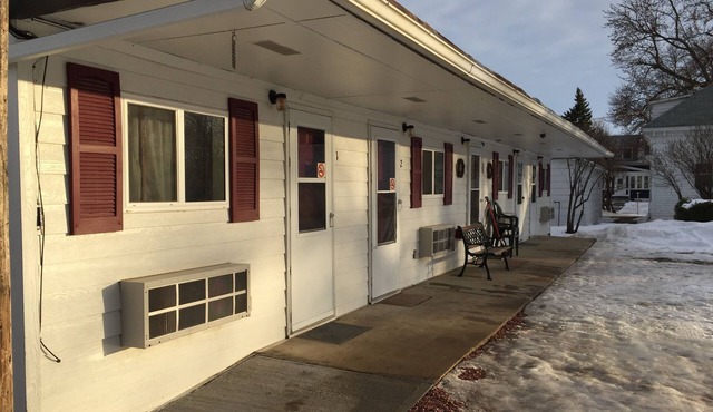 ⭐️Explore Rural Village on Foot! From a Unique Oasis with Dozens of Amenities!⭐️