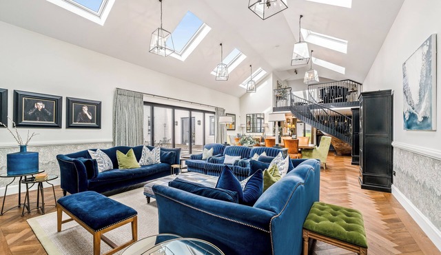 Exquisite Farmhouse Near Glasgow with Views