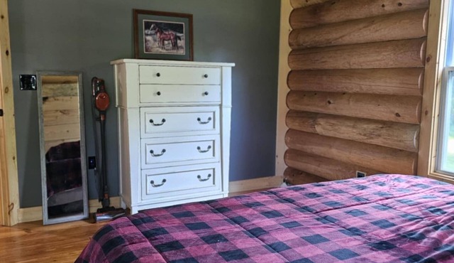 Fabulous 2-bedroom cabin in the woods
