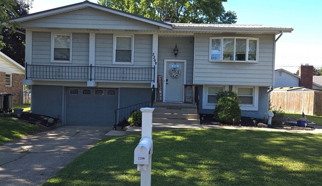 Fabulous house with AC in charming Lafayette