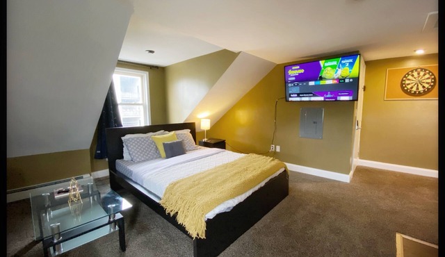 Fabulous studio apartment with roof deck