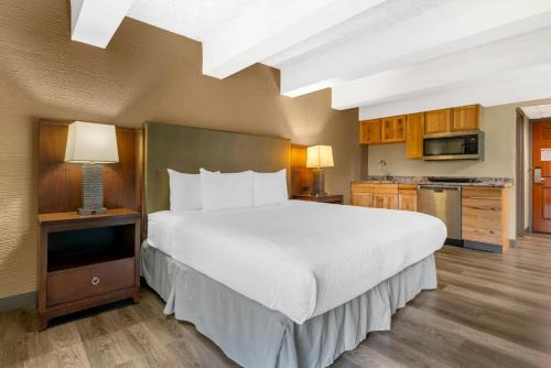 Fairway Inn and Suites, an Ascend Collection Hotel