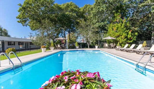 Falmouth Heights Motor Lodge