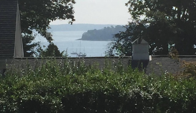Falmouth Waterfront Carriage House Apt