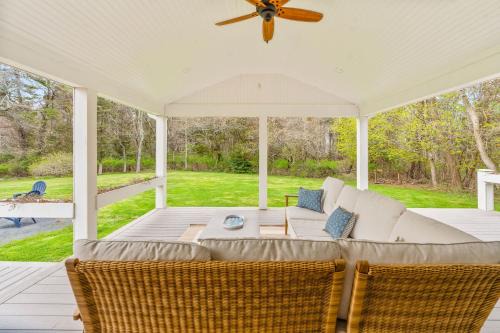 Family 4BR Cape Home Firepit Outdoor Shower