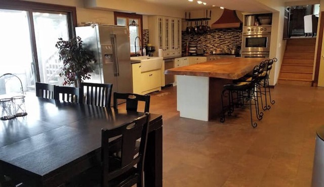 Family Beach House With Beautiful Sunsets ~ Perfect For A Family Getaway!