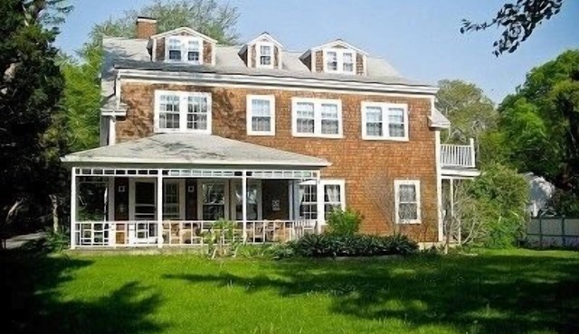 FAMILY BEACH TIME -9 Bedroom Home by the Sea - 1 min walk to the beach. Fun!