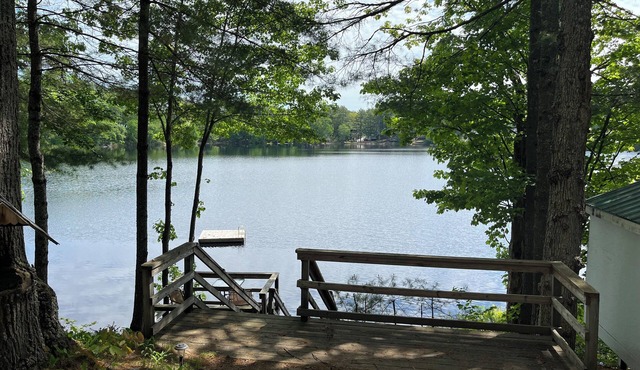 Family cottage on Deer Pond within 30 min to Southern ME beaches and activities!