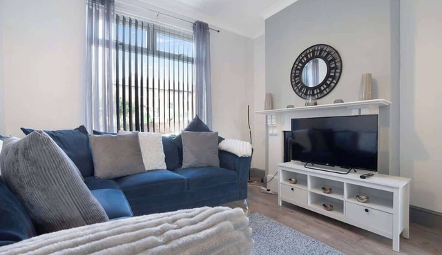 Family Friendly 2BR Close to Durham City