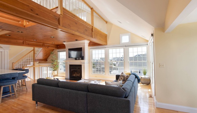 Family-Friendly, 4 Bedroom, Walking Distance to Beach