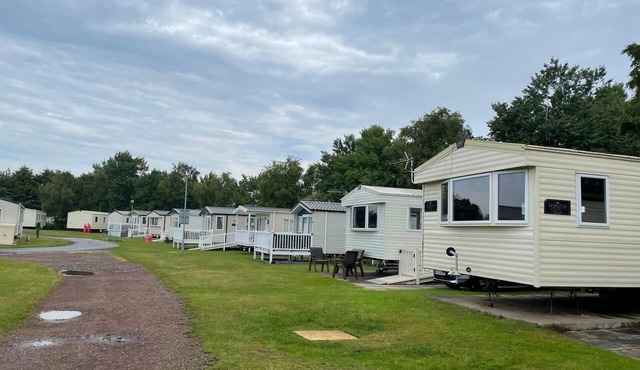 Family‑Friendly Coastal Caravan – Perfect Base for Edinburgh Festival