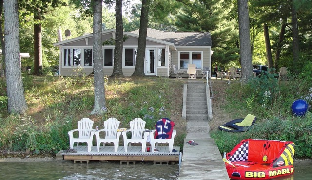 Family-Friendly Cottage on full recreation lake