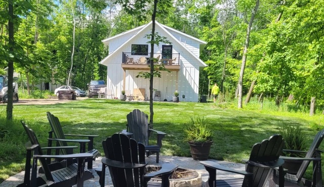 Family-Friendly cozy guesthouse on North Long Lake.
