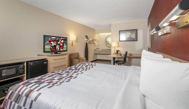 Family-friendly Hotel Near Downtown Buffalo! w/ Free Parking, Pets are Allowed!
