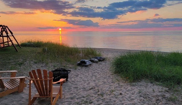 Family Friendly Lake House with Private Beach and Spectacular Sunset Views