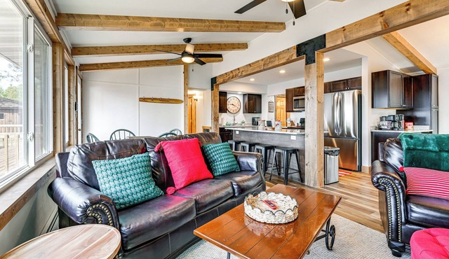 Family-Friendly Lakefront Retreat in Tomahawk!