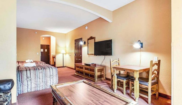 Family Friendly Chula Vista Studio/Discount Perks