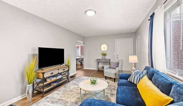 Family-Friendly/WiFi + Kitchen