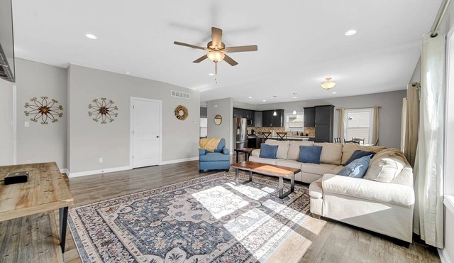 Family Home in Cedar Lake - 4 Mi to the Water