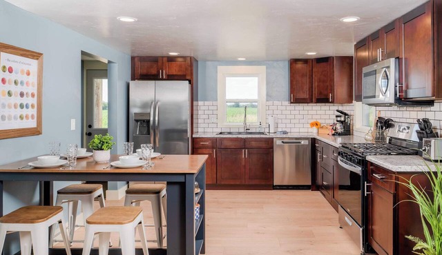 Family Lake House Vacation 4BR, 3BA, New Renovate