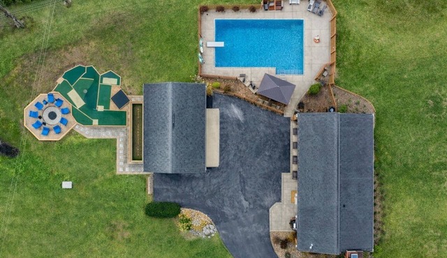 Family Retreat: Pool, Hot Tub, Sauna, Pickleball, Camp, RV Parking & Outdoor Fun