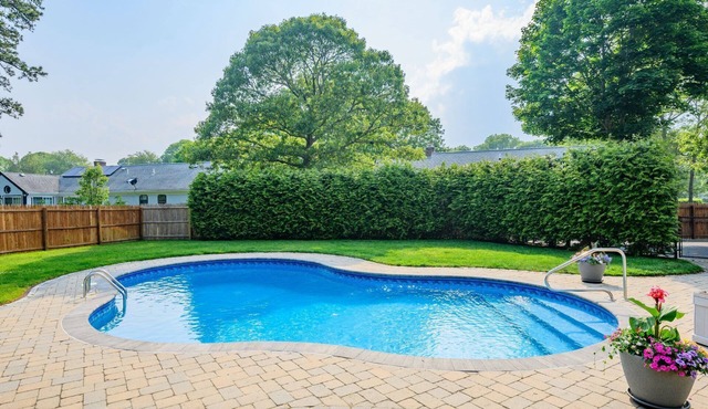 Family Tides: Private Retreat with Pool & Hot Tub