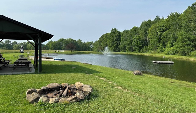 Farmhouse at Memory Lake Sleeps 6 - 3 bedrooms - 1 bath