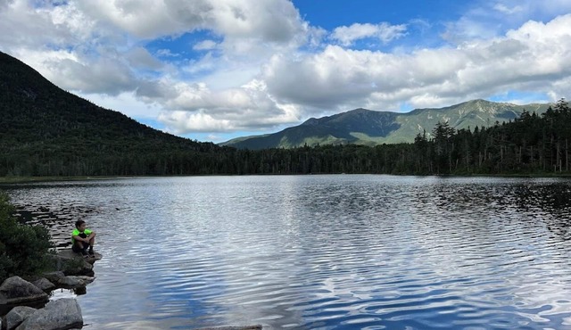 FC44-1 minute walk from beginner ski trail, in the heart of Bretton Woods! Has A/C!